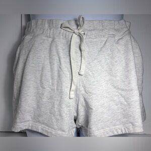 32•Cool Women's Gray Casual Shorts Size XL